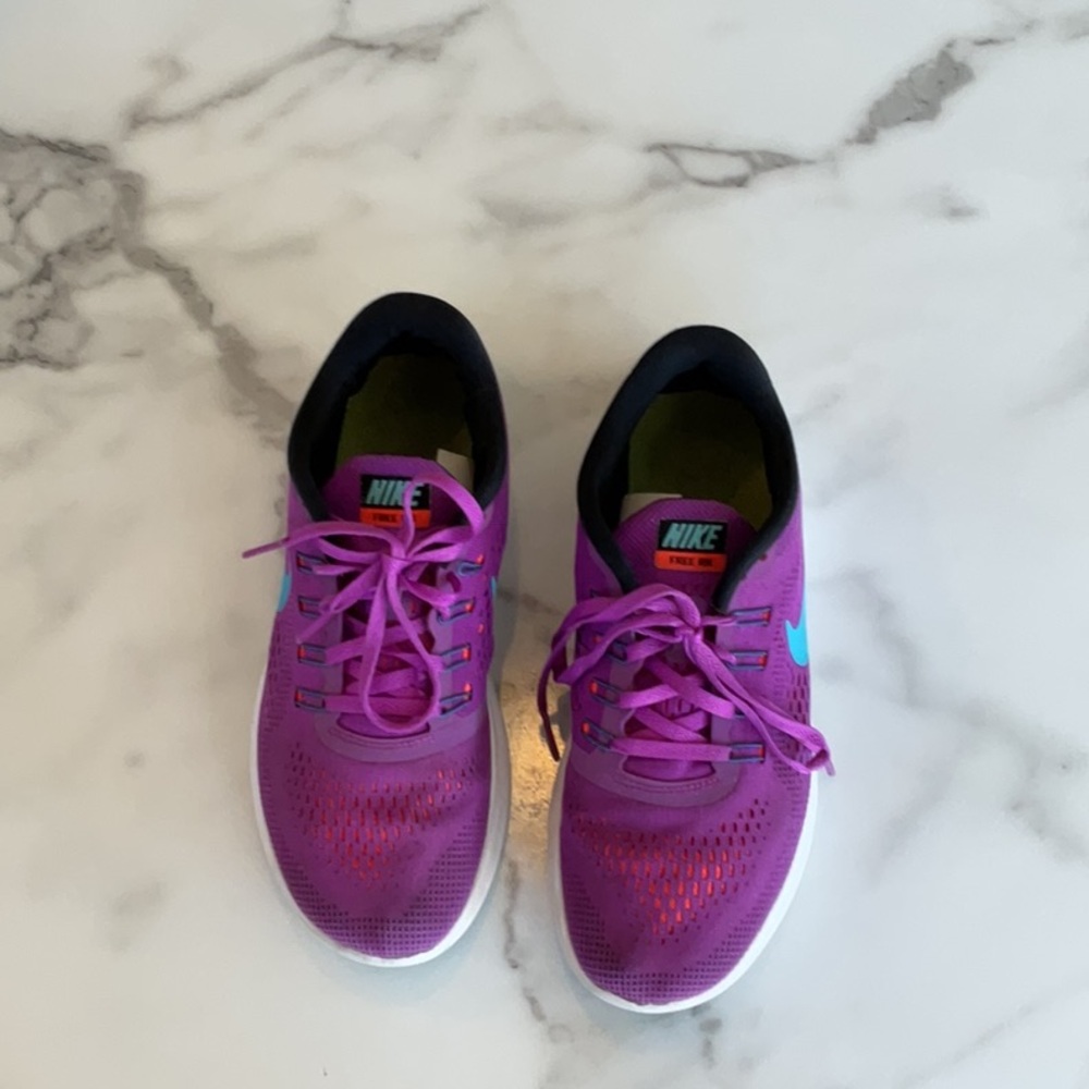 Nike Vibrant Purple Sneakers with Teal Swoosh - Picture 5 of 6